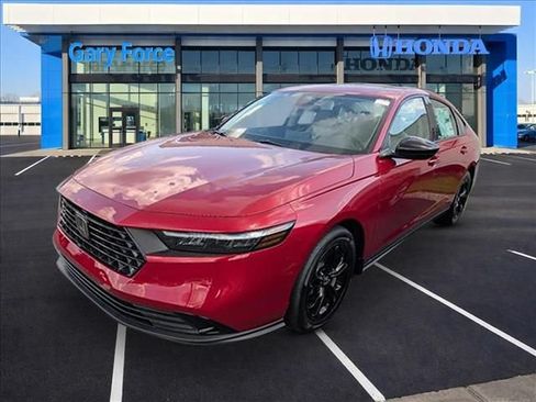 Used 2025 Honda Accord SE image 4