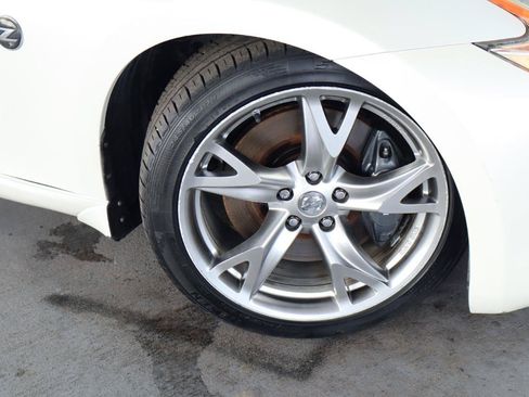 Used 2012 Nissan 370Z Touring w/ Sport Pkg RWD image 3