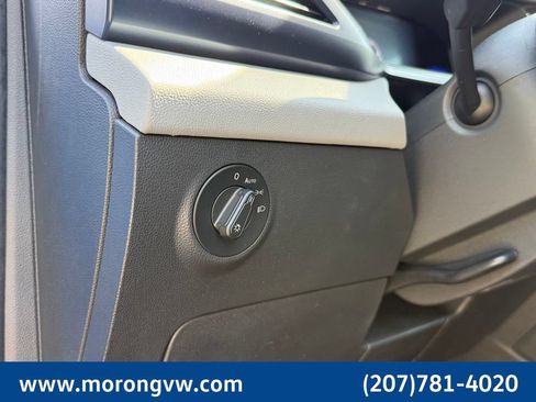 Used 2023 Volkswagen Taos SE w/ Panoramic Sunroof Package AWD/4WD image 25