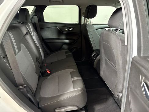 Used 2025 Chevrolet Blazer LT FWD image 17