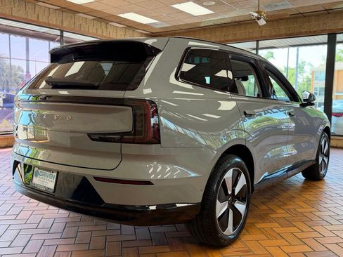 Used 2025 Volvo EX90 Plus AWD/4WD image 8