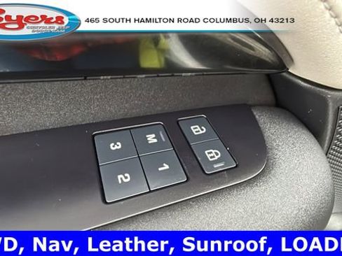 Used 2024 Land Rover Discovery S image 20