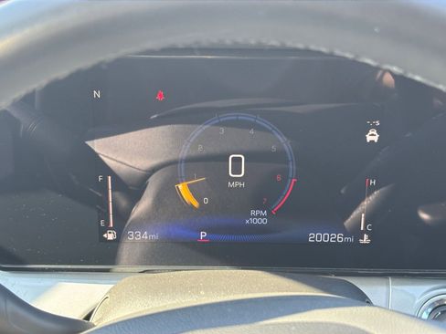 Used 2025 Chevrolet Trax LT w/ LT Convenience Package image 39