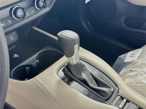 New 2026 Honda HR-V LX image 10