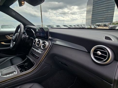 Used 2022 Mercedes-Benz GLC 300 4MATIC image 21