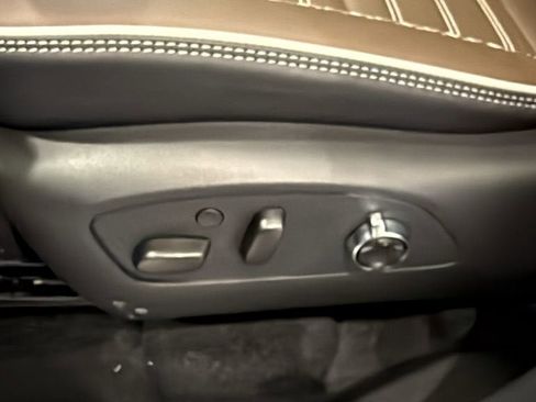 New 2026 GMC Acadia Denali Ultimate w/ LPO, Floor Liner Package AWD/4WD image 29