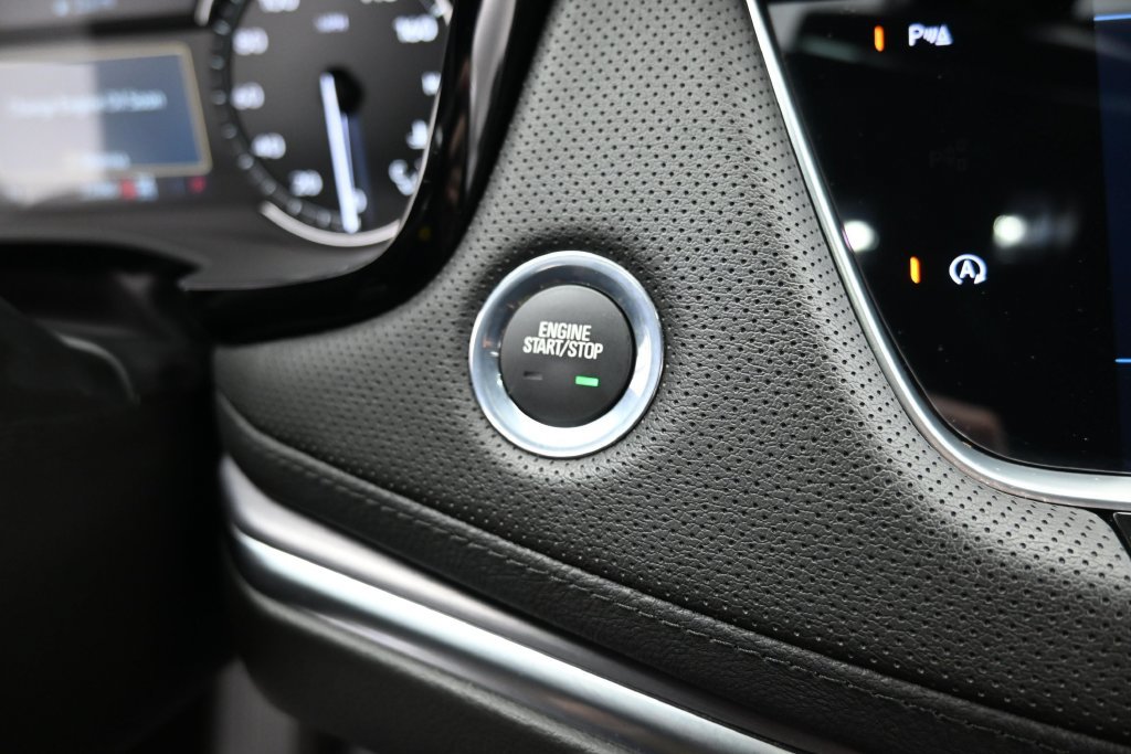 Used 2025 Cadillac XT5 Luxury AWD/4WD image 18