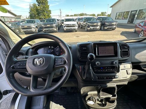 Used 2025 RAM ProMaster 2500 w/ U-Haul Equipment Group FWD image 32