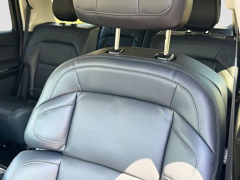 New 2026 Lincoln Navigator Premiere AWD/4WD image 22