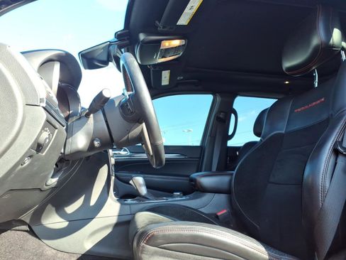 Used 2017 Jeep Grand Cherokee Trailhawk w/ Trailhawk Luxury Group image 23