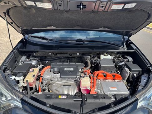 Used 2018 Toyota RAV4 SE AWD/4WD image 20