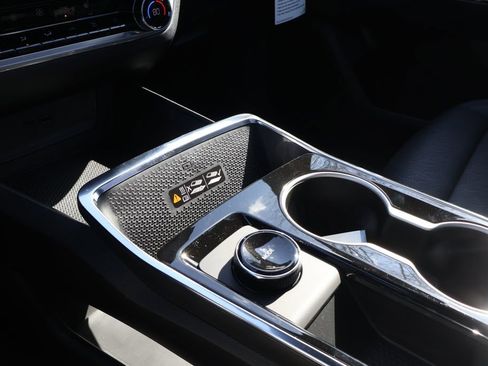 New 2026 Chevrolet Equinox LT w/ Convenience Package II image 34