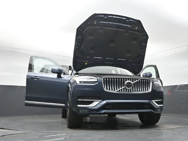 Used 2024 Volvo XC90 B6 Ultimate w/ Protection Package Premier AWD/4WD image 51
