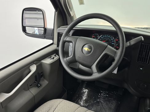 Used 2024 Chevrolet Express 3500 LT w/ LT Preferred Equipment Group image 17