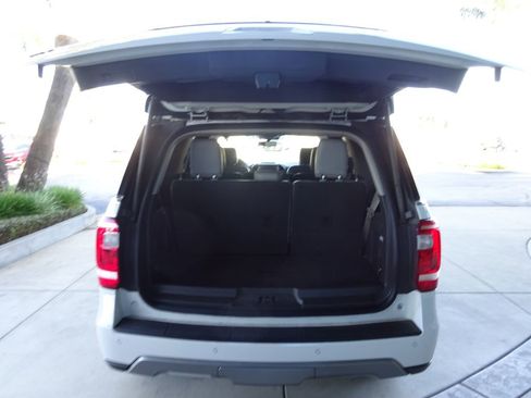 Used 2020 Ford Expedition XLT w/ Equipment Group 202A RWD image 32