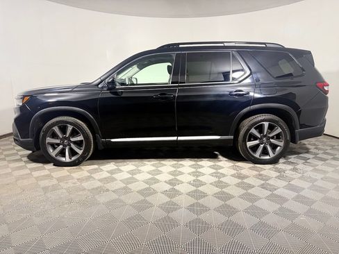 Used 2023 Honda Pilot Touring image 2