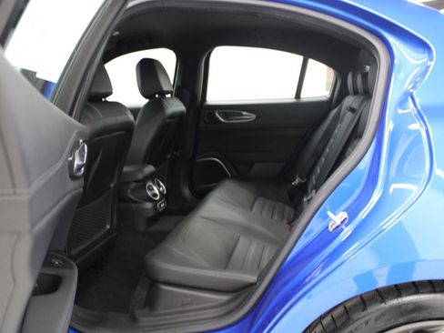 Used 2022 Alfa Romeo Giulia Quadrifoglio image 36