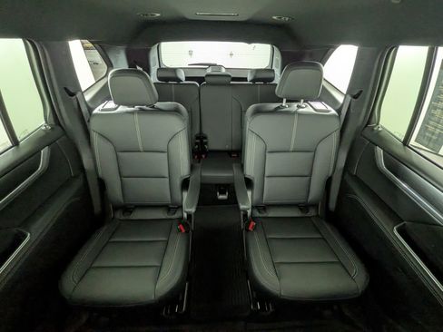 Certified 2025 GMC Acadia Elevation w/ Elevation Premium Package image 33