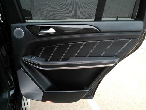 Used 2015 Mercedes-Benz GL 63 AMG 4MATIC image 24
