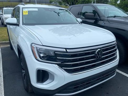 Used 2025 Volkswagen Atlas SE AWD/4WD image 8