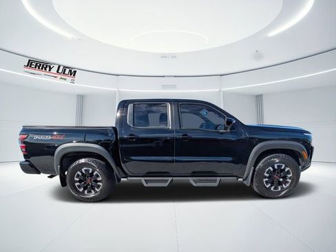 Used 2024 Nissan Frontier PRO-4X w/ Pro Convenience Package image 2
