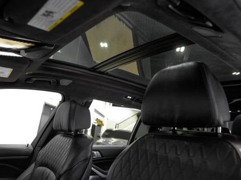 Used 2021 BMW X7 M50i w/ Dynamic Handling Package AWD/4WD image 6