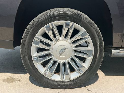 Used 2015 Cadillac Escalade ESV Platinum AWD/4WD image 31
