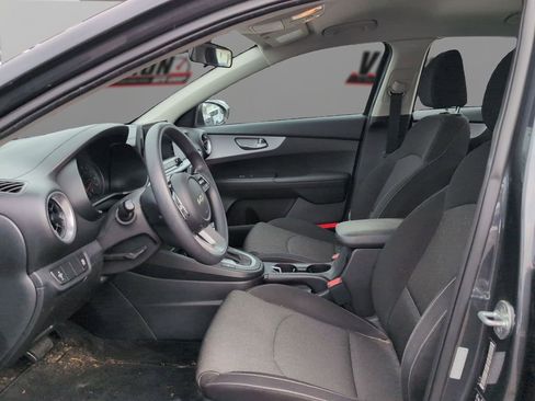 Used 2022 Kia Forte LXS image 9