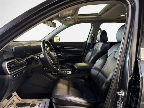 Used 2024 Kia Telluride S w/ S Sunroof Package image 12