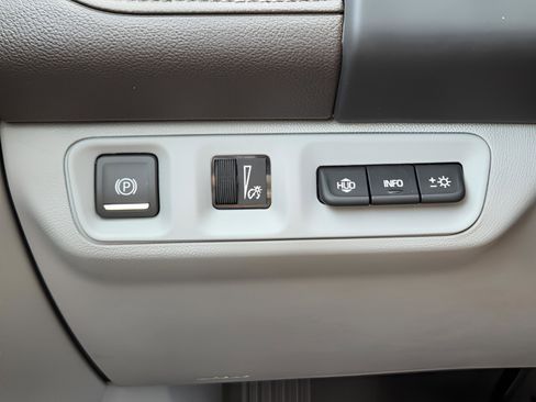 Used 2023 GMC Acadia SLT w/ Technology Package image 27