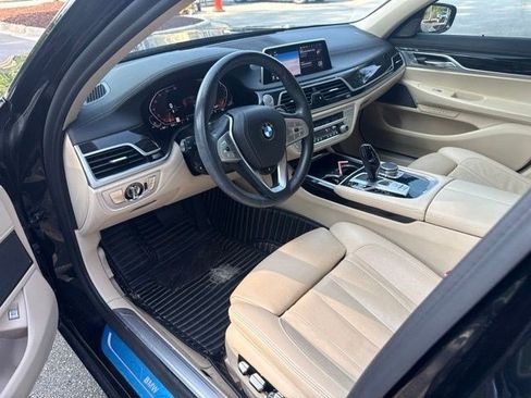 Used 2020 BMW 740i RWD image 16