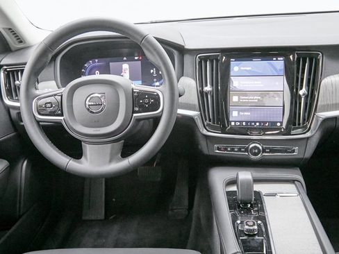 Certified 2025 Volvo S90 B6 Plus image 26
