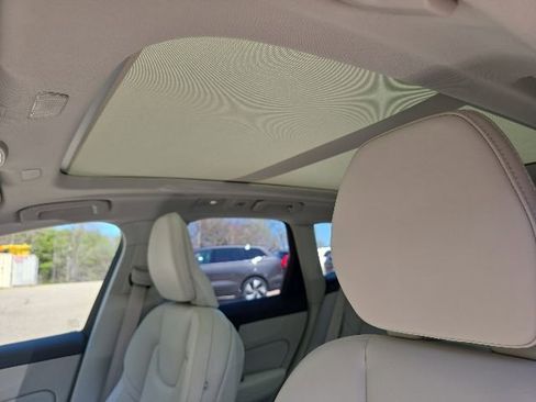 Certified 2024 Volvo XC60 B5 Ultimate AWD/4WD image 29