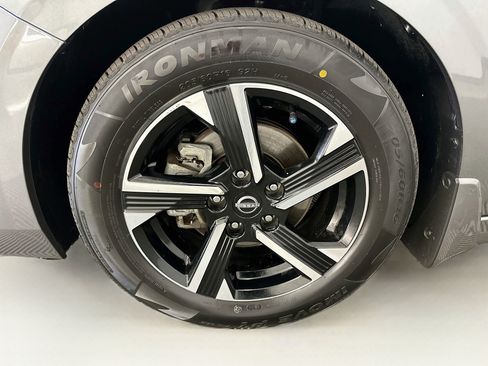 Used 2024 Nissan Sentra SV FWD image 34