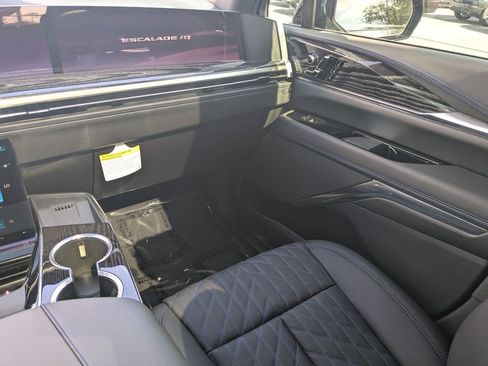 New 2026 Cadillac Escalade IQ Luxury 1 image 20