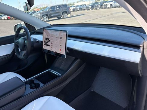 Used 2021 Tesla Model Y Long Range AWD/4WD image 19