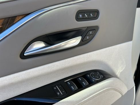 Used 2024 Cadillac Escalade Sport Platinum w/ LPO, ONYX Package AWD/4WD image 19