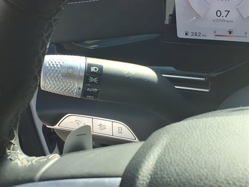 Used 2025 Genesis GV80 2.5T Standard image 16