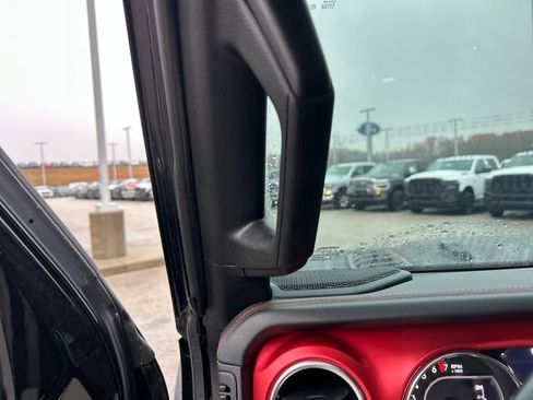 Used 2021 Jeep Wrangler Unlimited Rubicon w/ Xtreme Recon 35" Tire Package image 31