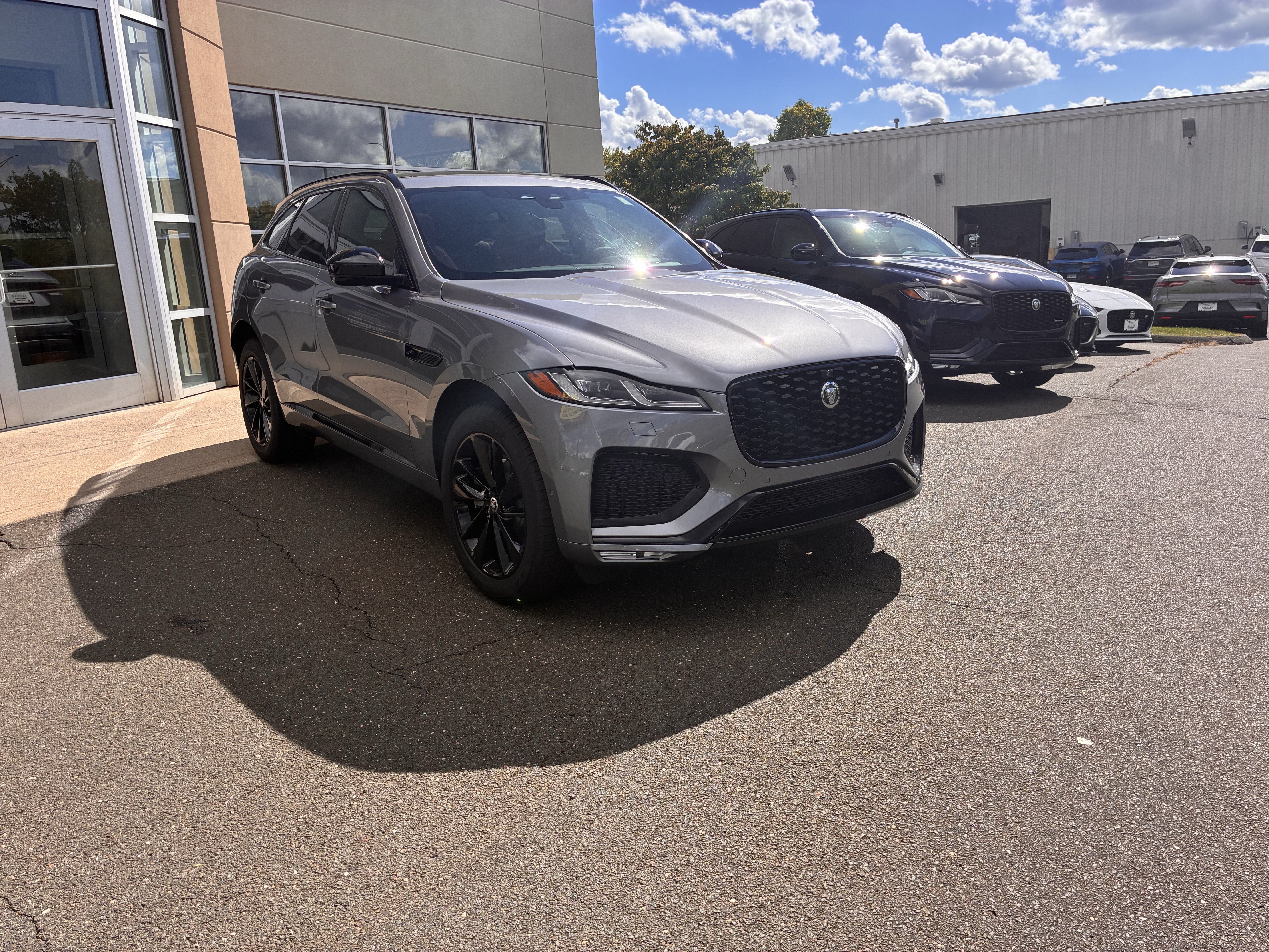 Used 2026 Jaguar F-PACE R-Dynamic S AWD/4WD image 4