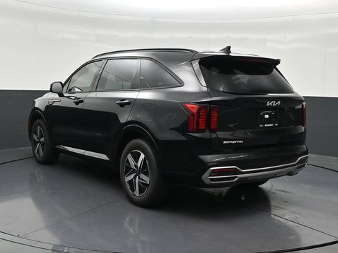 Used 2023 Kia Sorento S FWD image 3