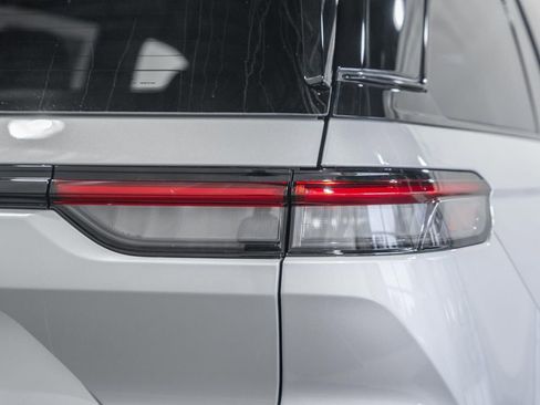 New 2025 Jeep Grand Cherokee Limited image 6