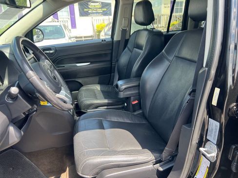 Used 2017 Jeep Compass High Altitude FWD image 11