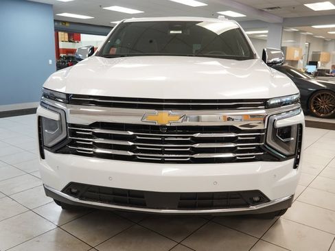 New 2026 Chevrolet Suburban Premier w/ Sun And Tow Package AWD/4WD image 18
