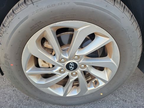 Used 2017 Hyundai Tucson SE Plus AWD/4WD image 6