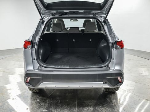 Used 2024 Toyota Corolla Cross L image 6