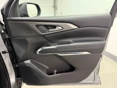 Used 2026 Chevrolet Traverse LT FWD image 26