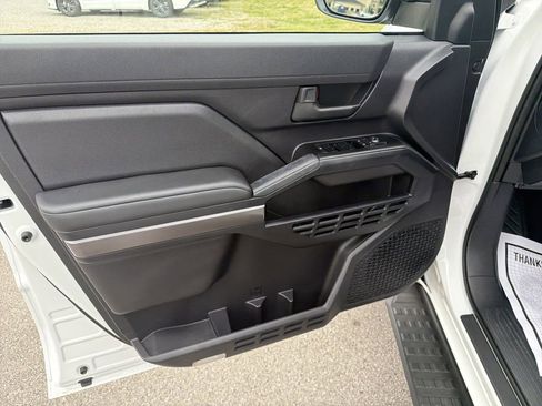 Certified 2025 Toyota 4Runner SR5 AWD/4WD image 26
