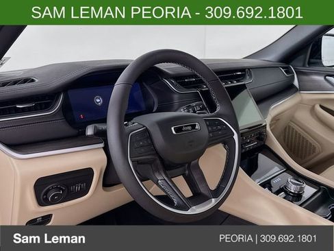 New 2025 Jeep Grand Cherokee Limited w/ Luxury Tech Group II image 9