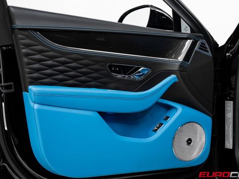 Used 2024 Bentley Flying Spur W12 image 20